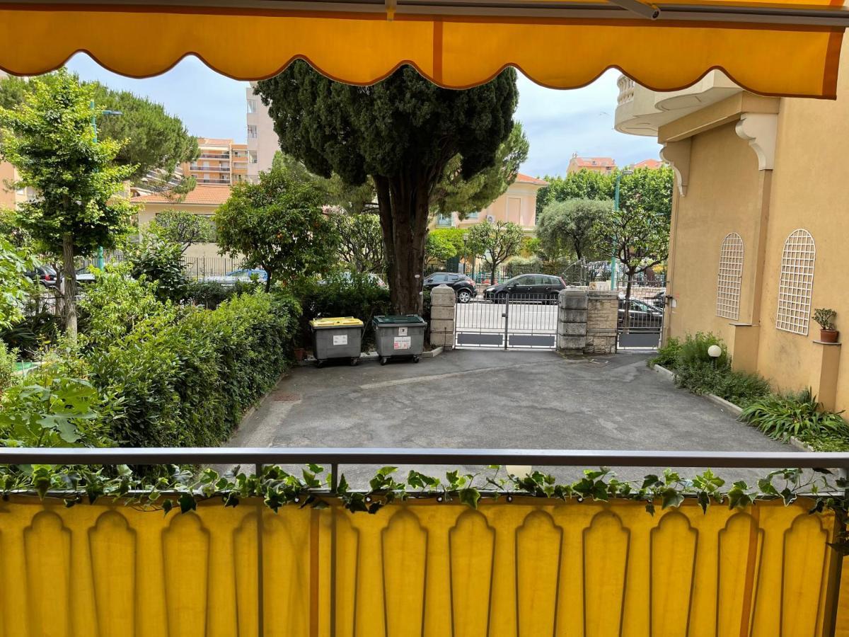 Location saisonnière Menton 50 m des plages Extérieur photo